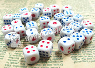 Het witte Plastic Permanente Magische Casino dobbelt voor Professioneel Casino dobbelt Gok
