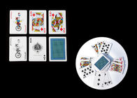 De blauwe Plastic Speelkaarten die van pvc Steunen voor Magisch gokken tonen