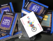 De blauwe Plastic Speelkaarten die van pvc Steunen voor Magisch gokken tonen